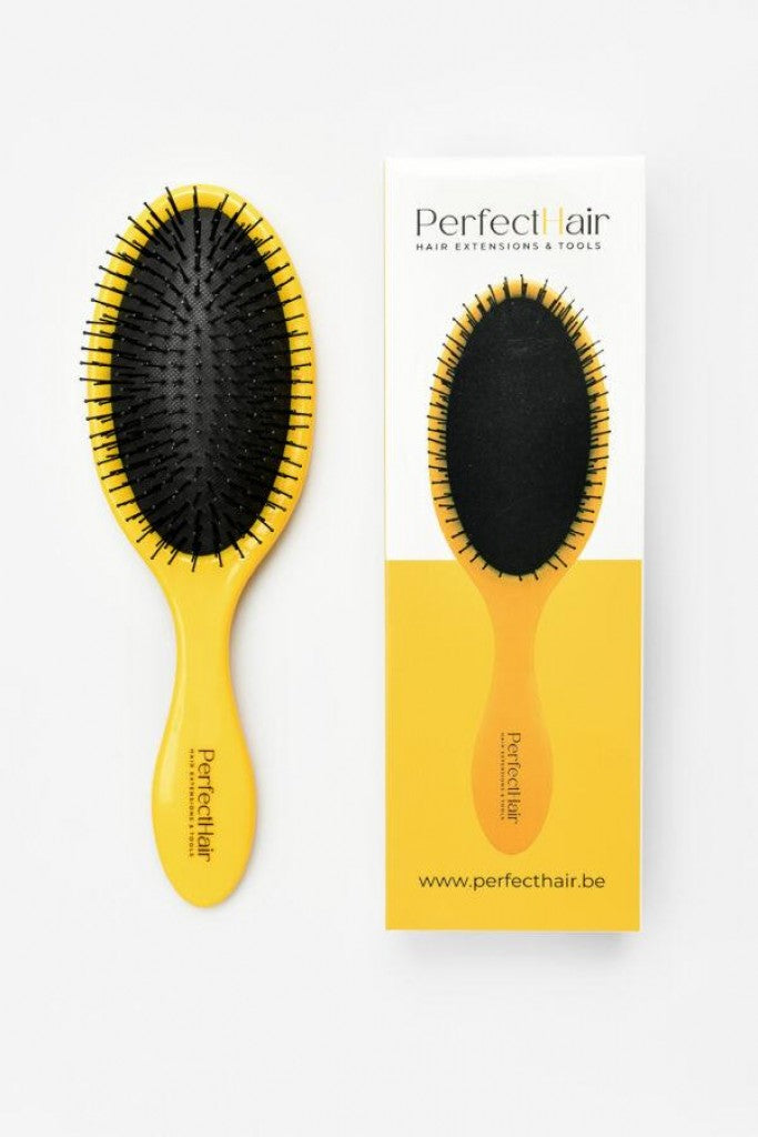 Detangling hair brush